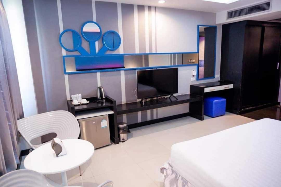 Capital O 75514 Vasidtee City Hotel Suphanburi Exteriör bild