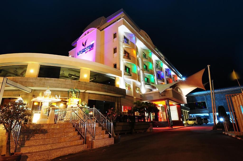 Capital O 75514 Vasidtee City Hotel Suphanburi Exteriör bild